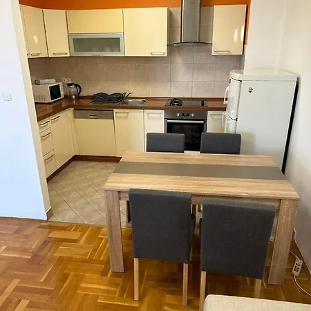 Aurora * Kaštel Novi